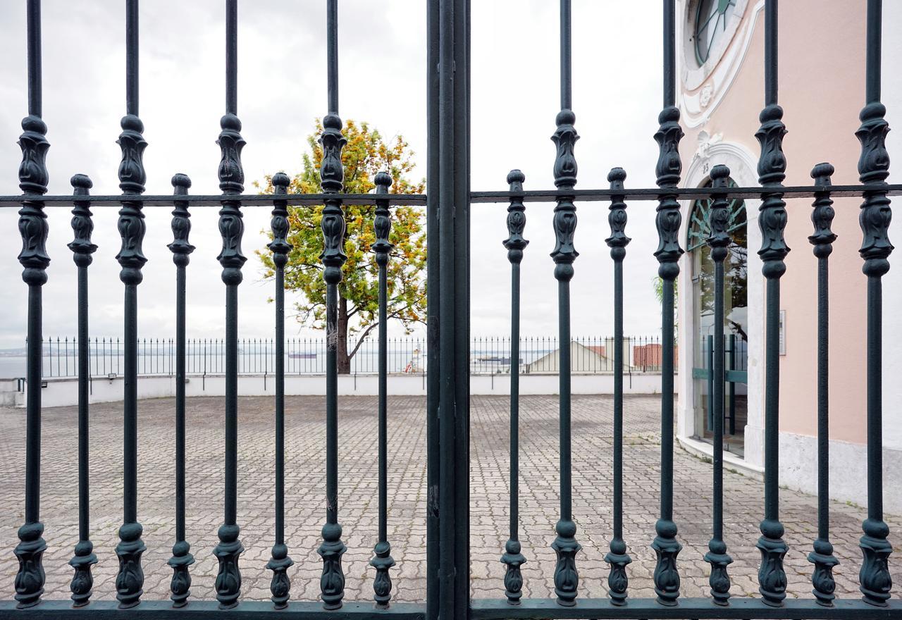 Ferienwohnung Apolonia Train Spot Lissabon Exterior foto
