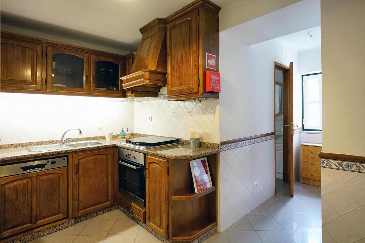 Ferienwohnung Apolonia Train Spot Lissabon Exterior foto